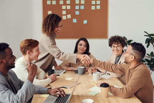 Xếp hạng cung hoàng đạo nào là hoa hậu thân thiện, được yêu mến nhất nơi công sở?